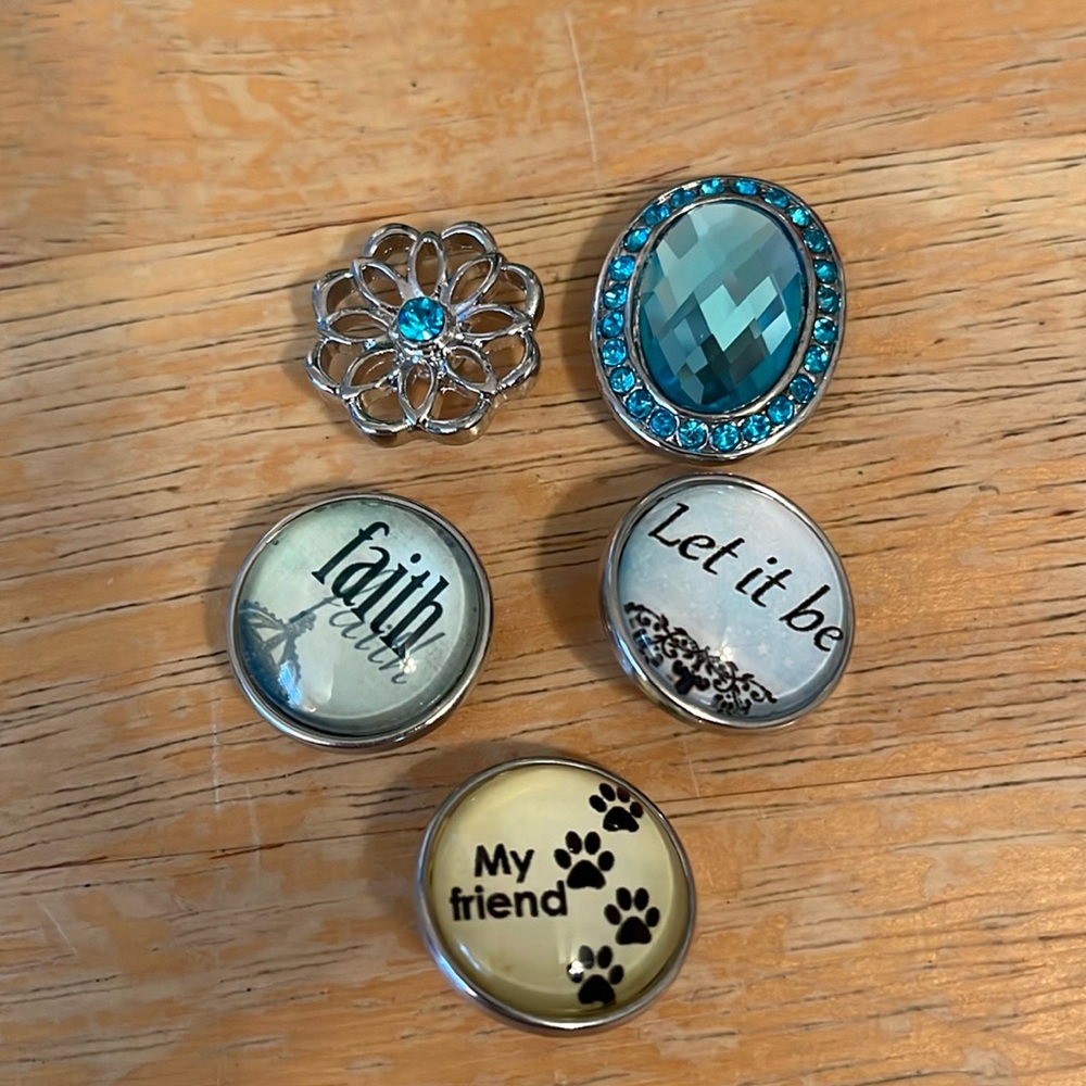 Snap charms, set of 5, Lot S